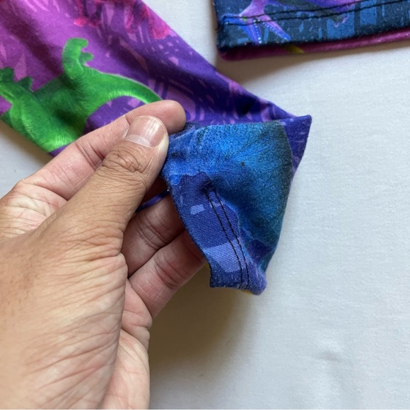 JAPAN LA purple dinosaur graphic print cropped scoop neck long sleeve T-shirt - Picture 4 of 5